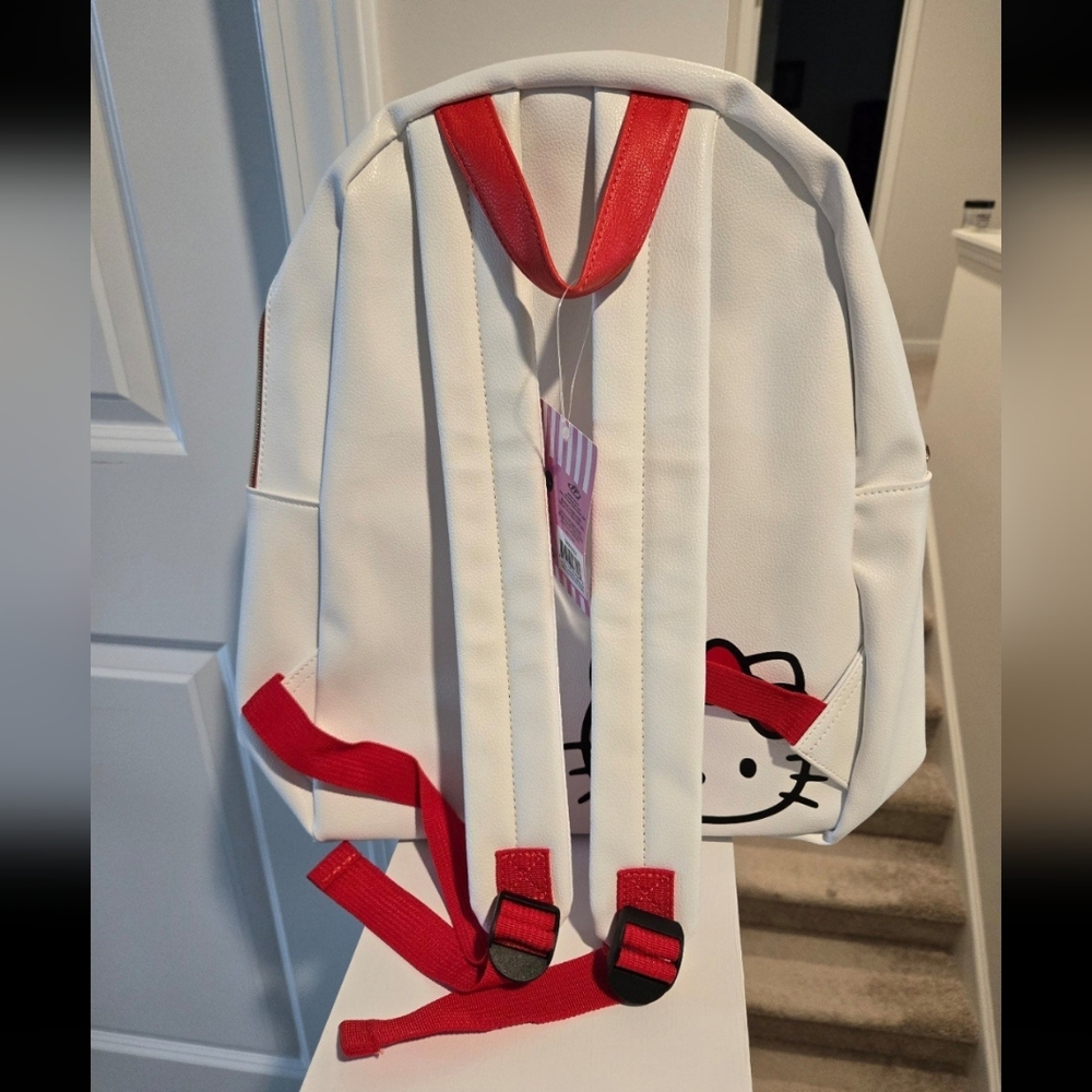 Hello Kitty Backpack - Picture 2 of 2